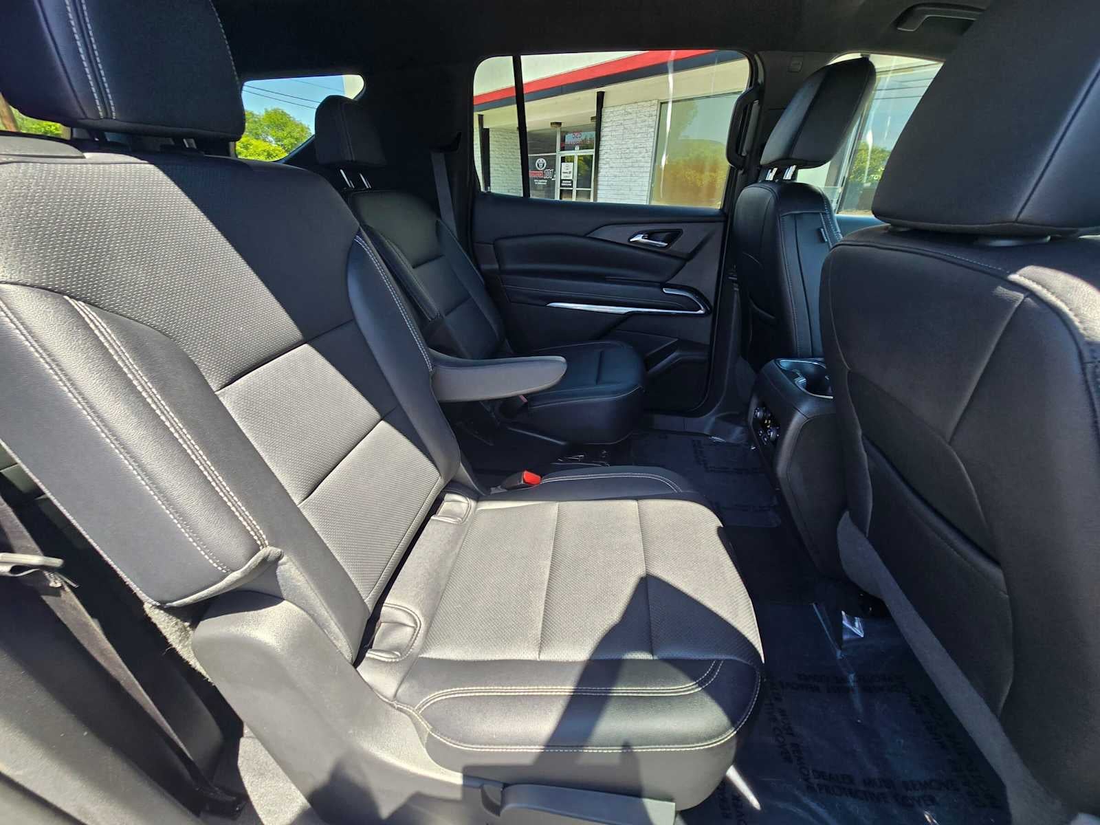 2025 Chevrolet Traverse FWD LT