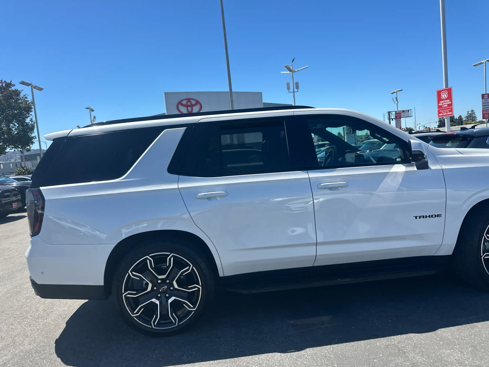 2025 Chevrolet Tahoe RST