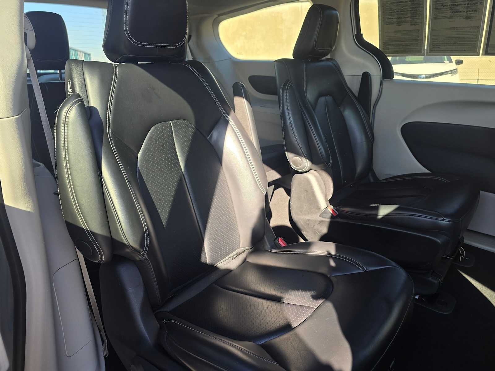 2023 Chrysler Pacifica Hybrid Touring L