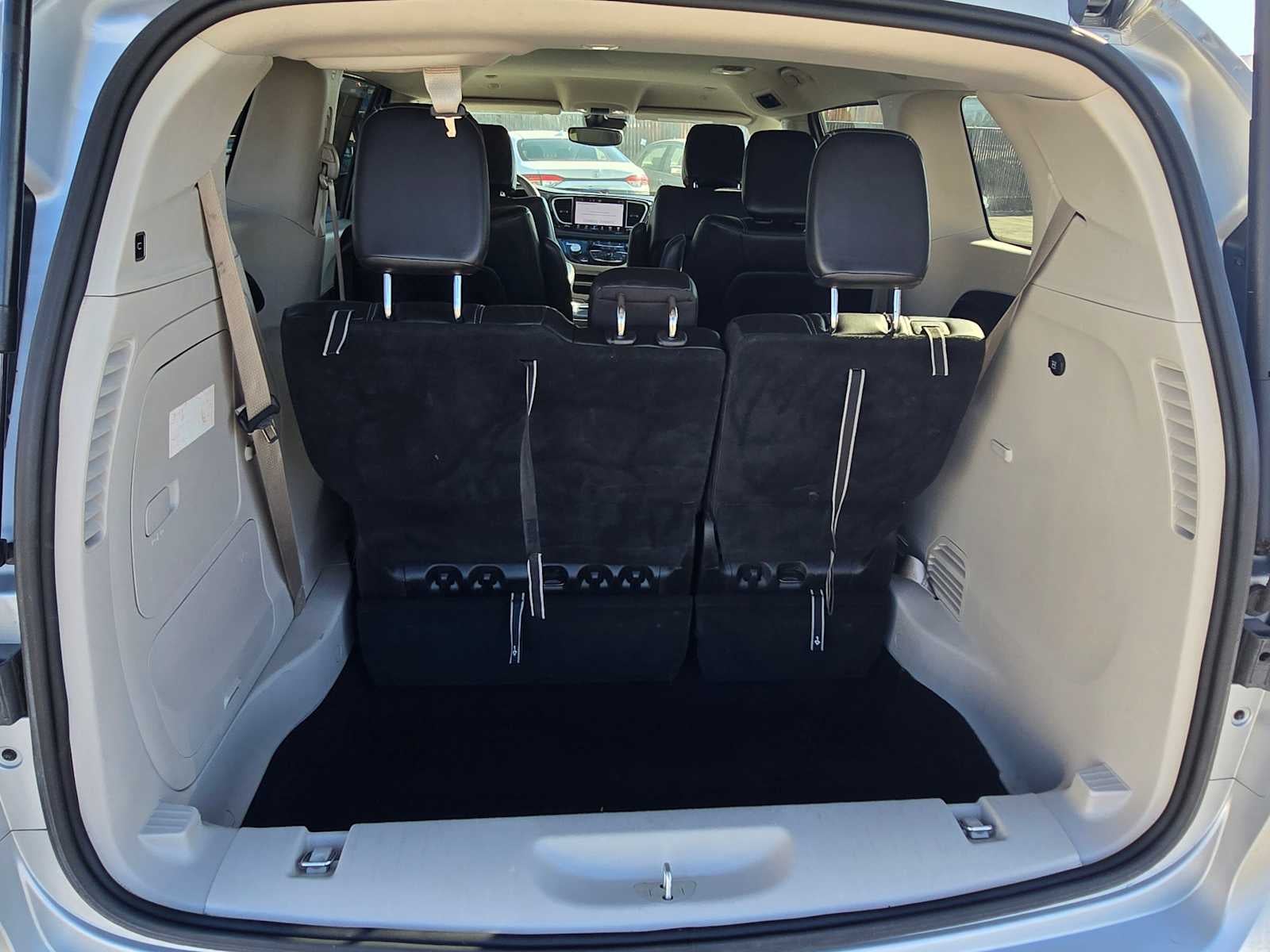 2023 Chrysler Pacifica Hybrid Touring L