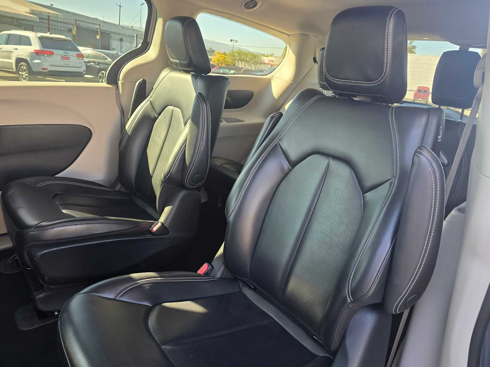 2023 Chrysler Pacifica Hybrid Touring L