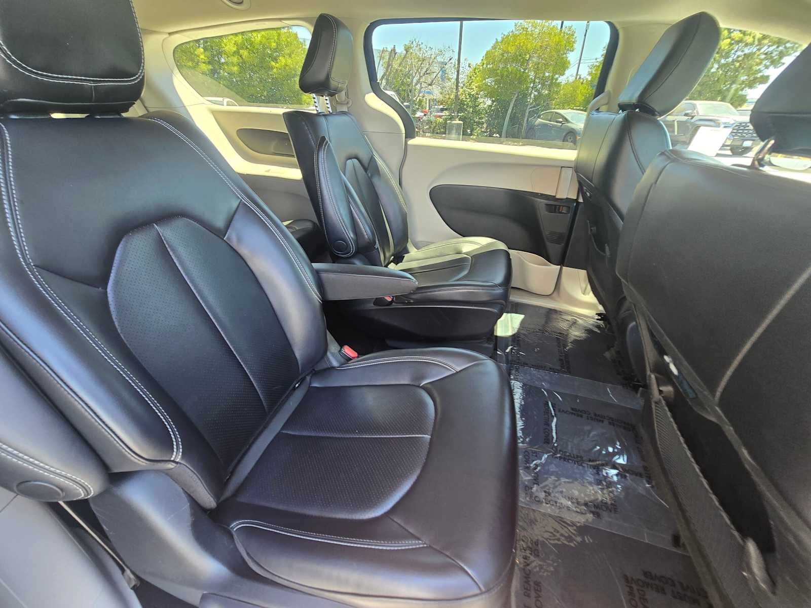 2023 Chrysler Pacifica Hybrid Touring L
