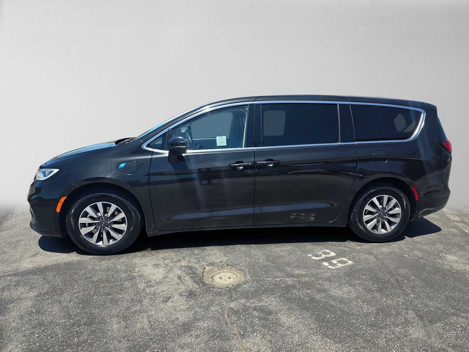 2023 Chrysler Pacifica Hybrid Touring L