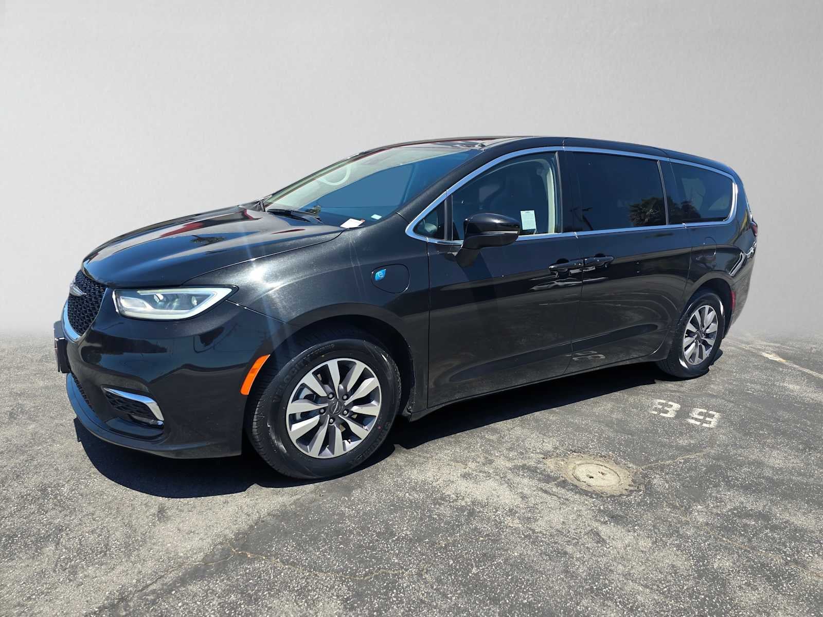 2023 Chrysler Pacifica Hybrid Touring L