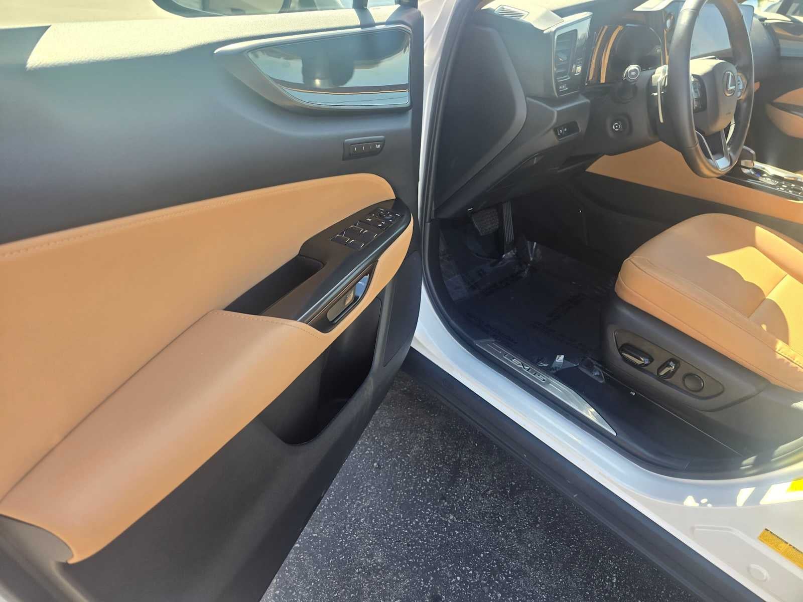2025 Lexus NX 350h Premium