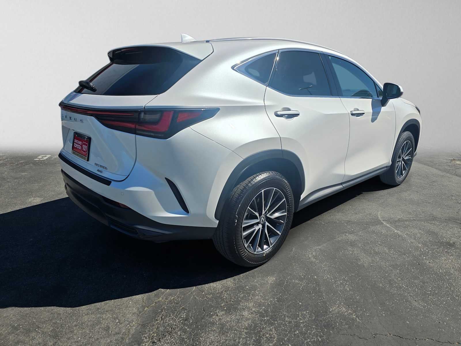 2025 Lexus NX 350h Premium