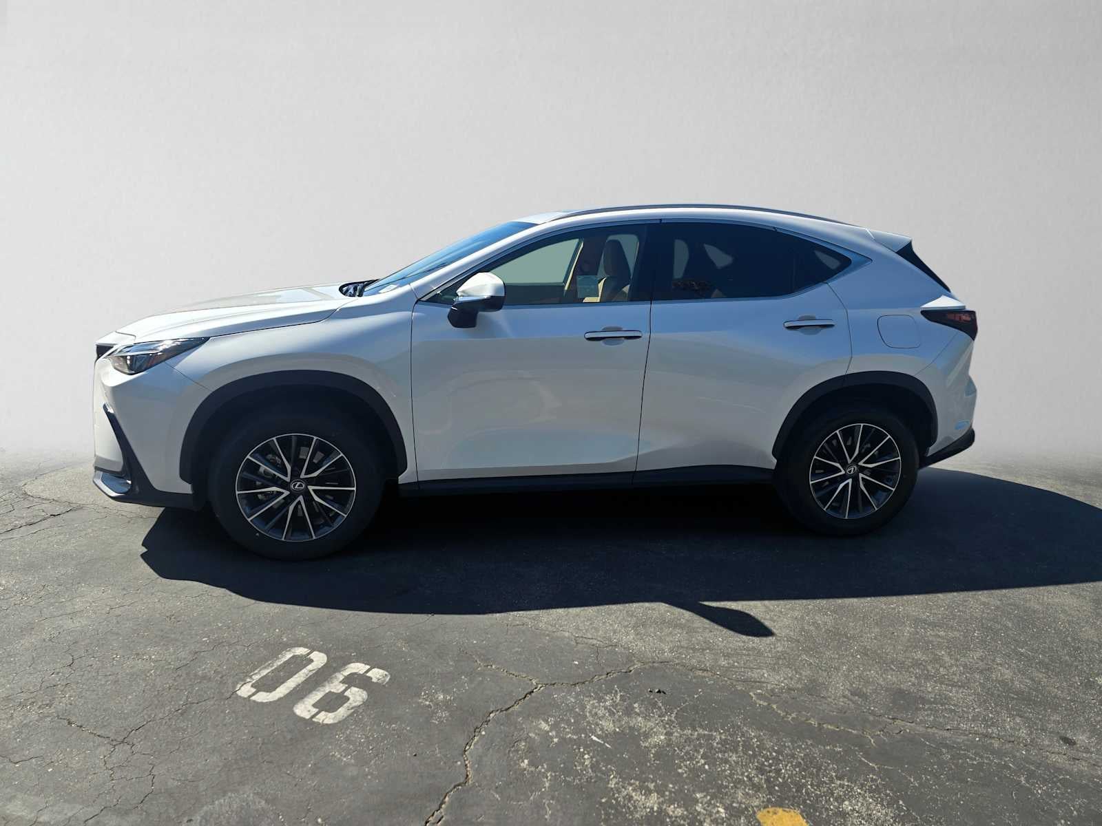 2025 Lexus NX 350h Premium