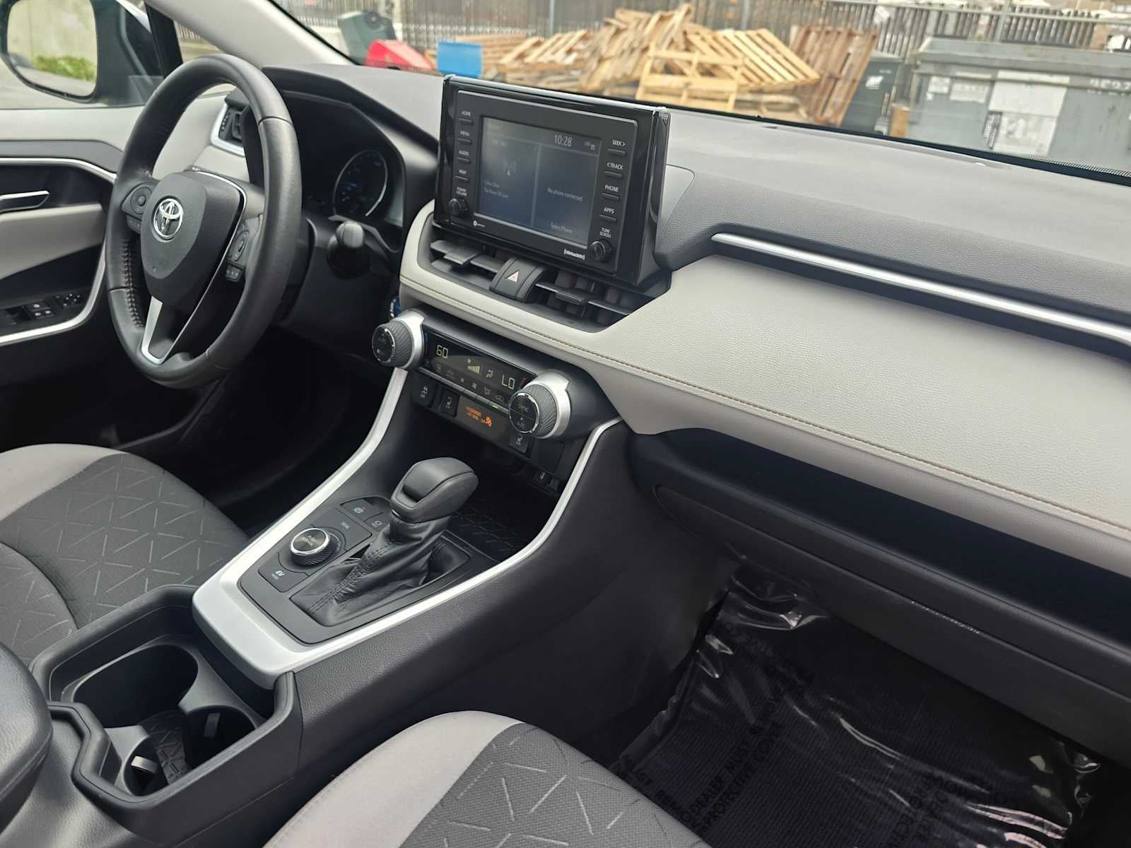 2020 Toyota RAV4 Hybrid XLE
