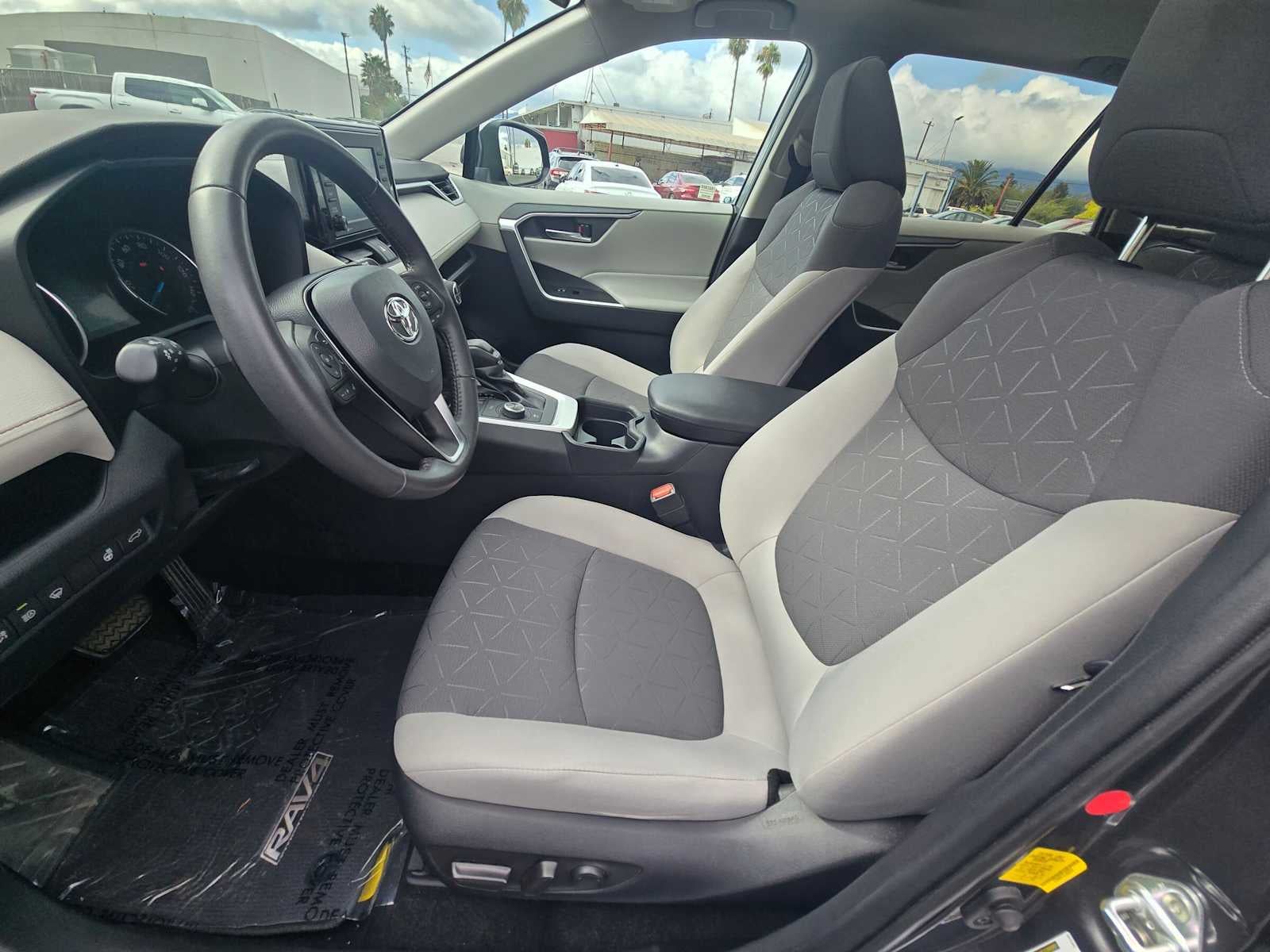 2020 Toyota RAV4 Hybrid XLE
