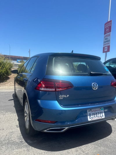 2019 Volkswagen Golf SE