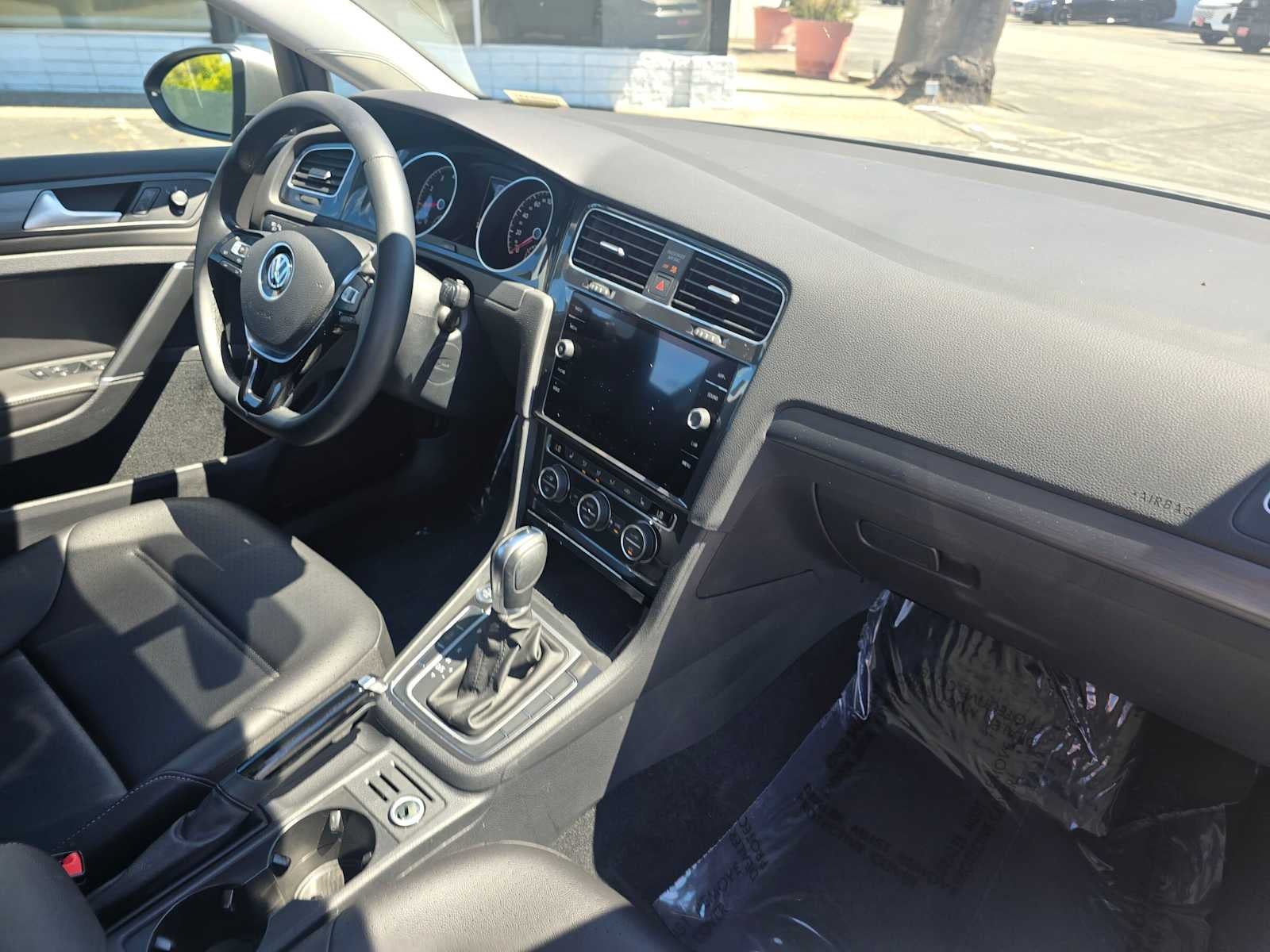 2019 Volkswagen Golf SportWagen S