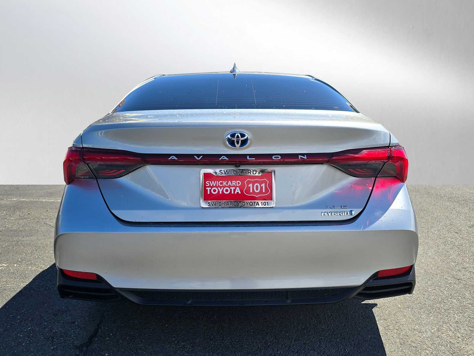 2021 Toyota Avalon Hybrid XLE