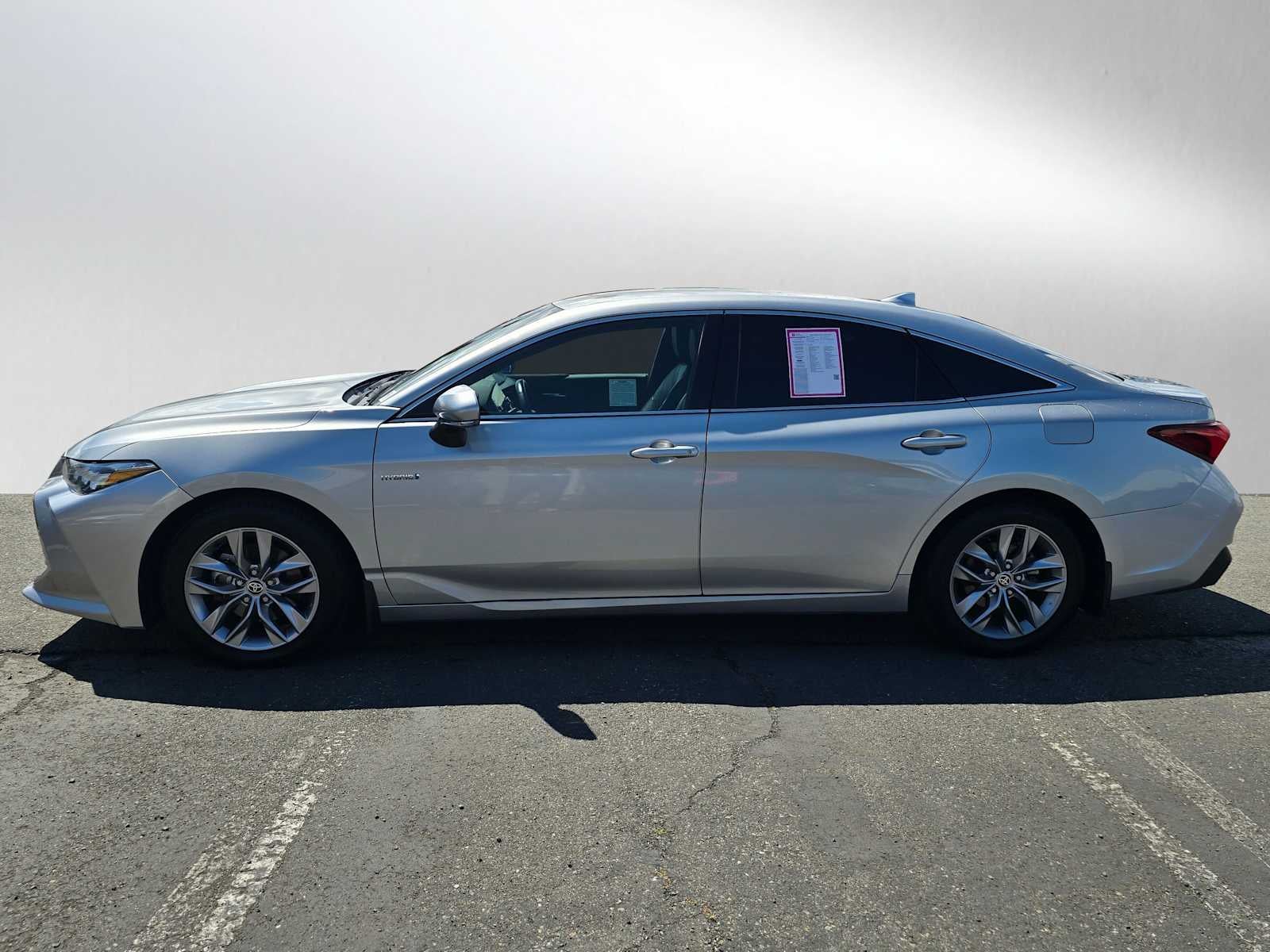 2021 Toyota Avalon Hybrid XLE