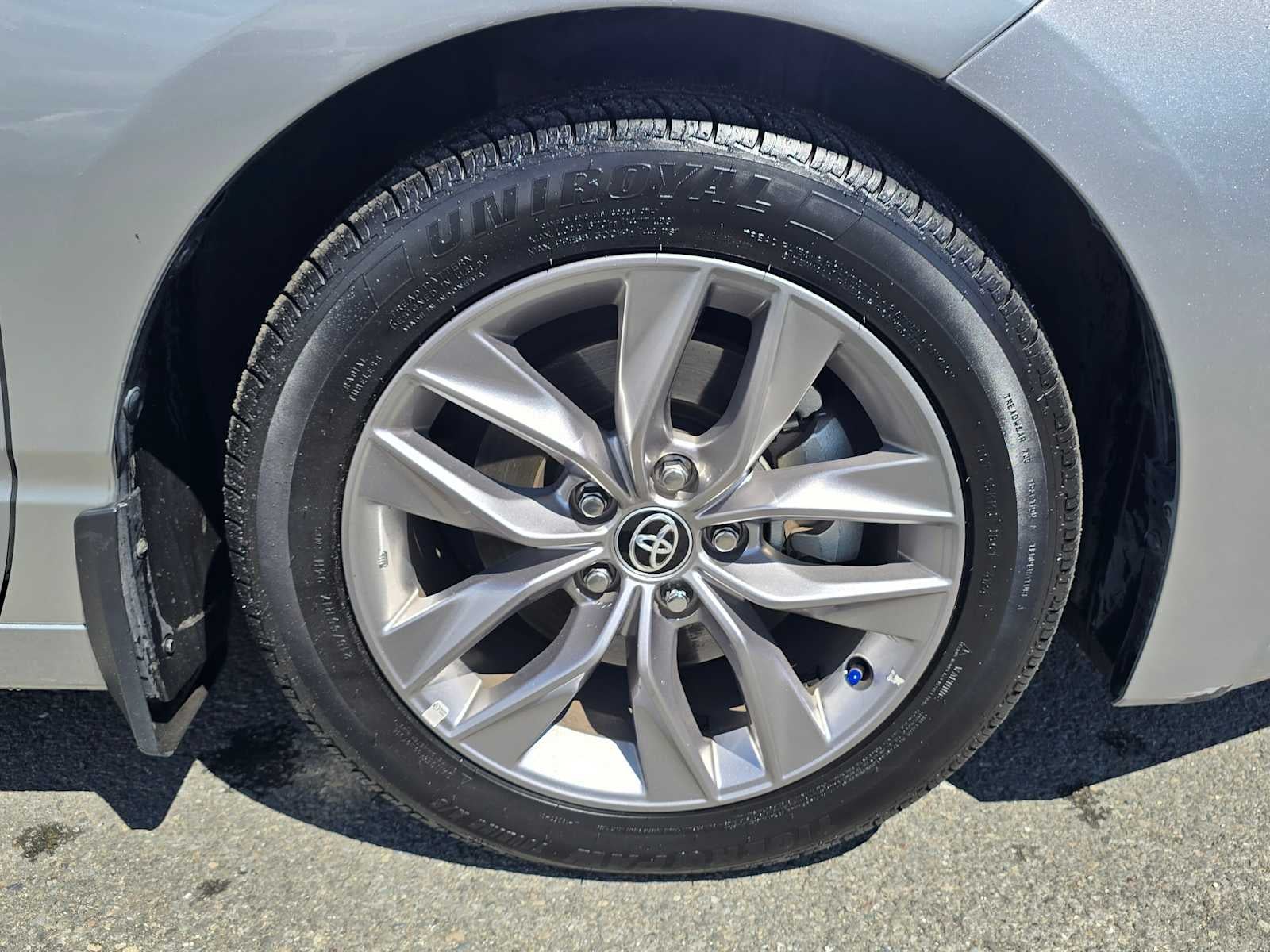2021 Toyota Avalon Hybrid XLE