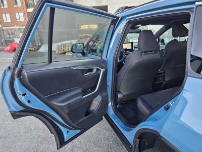 2023 Toyota RAV4 Hybrid SE
