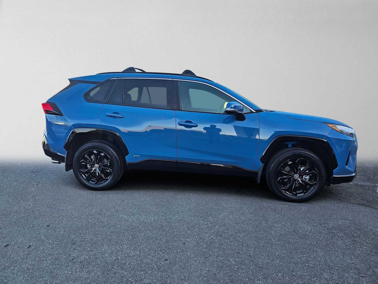 2023 Toyota RAV4 Hybrid SE