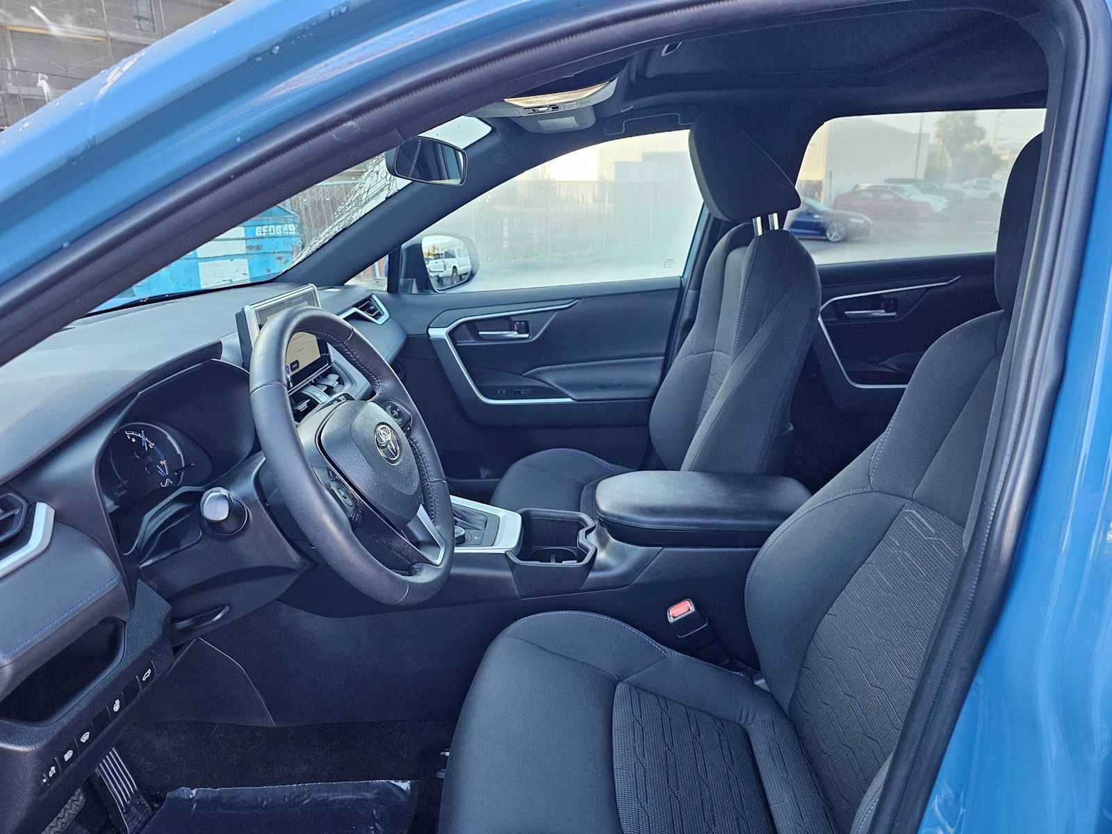 2023 Toyota RAV4 Hybrid SE