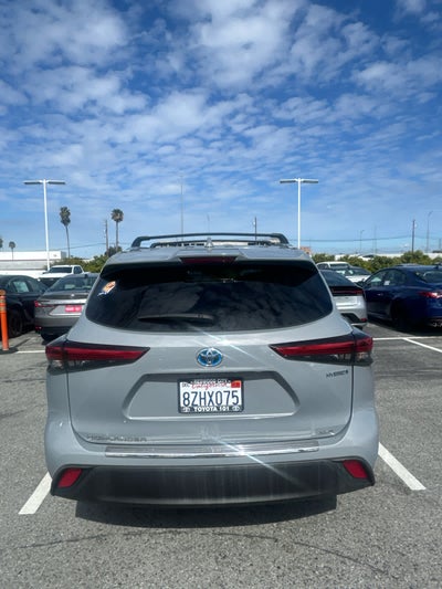 2022 Toyota Highlander Hybrid Bronze Edition