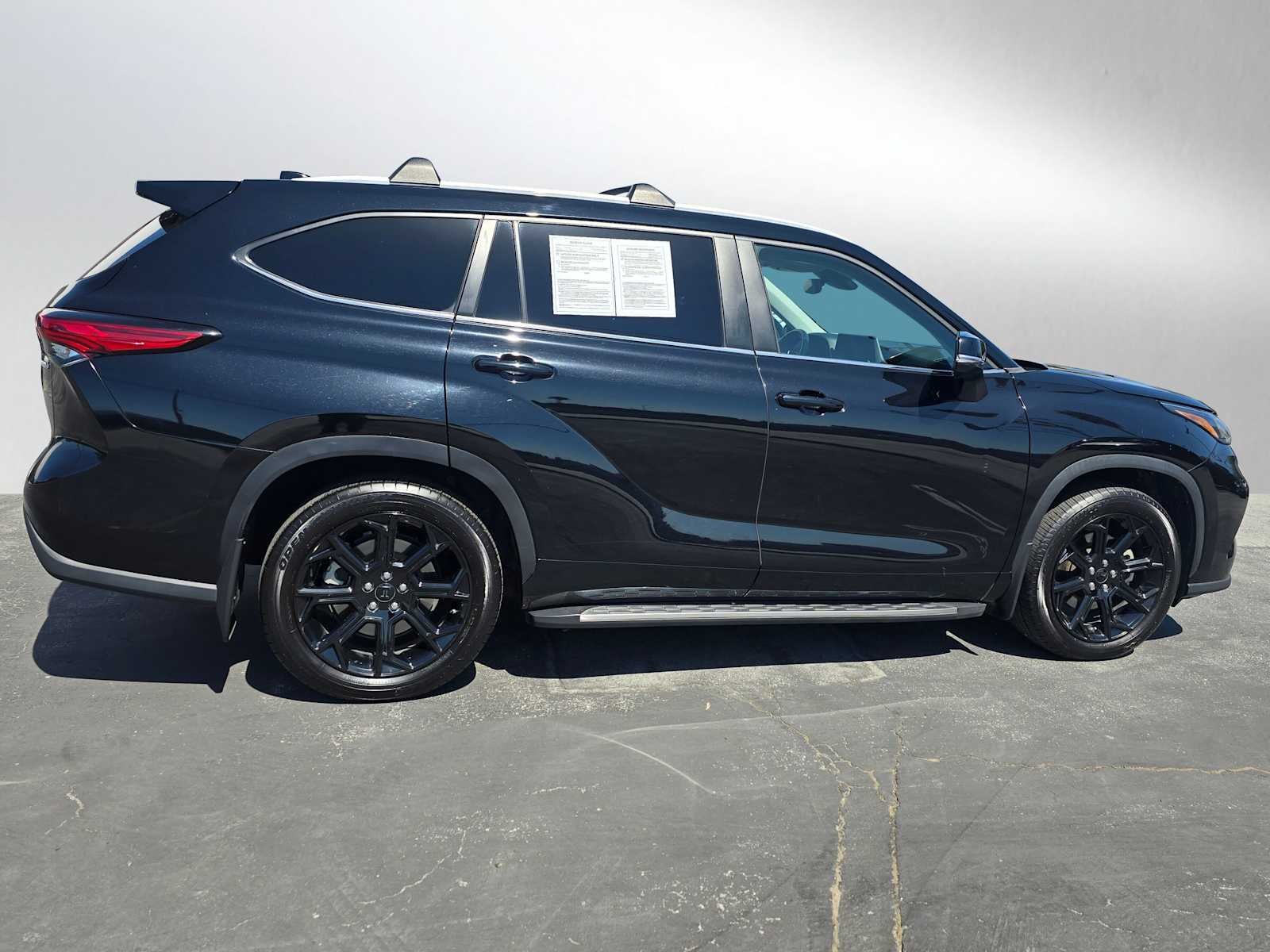 2023 Toyota Highlander Hybrid Bronze Edition