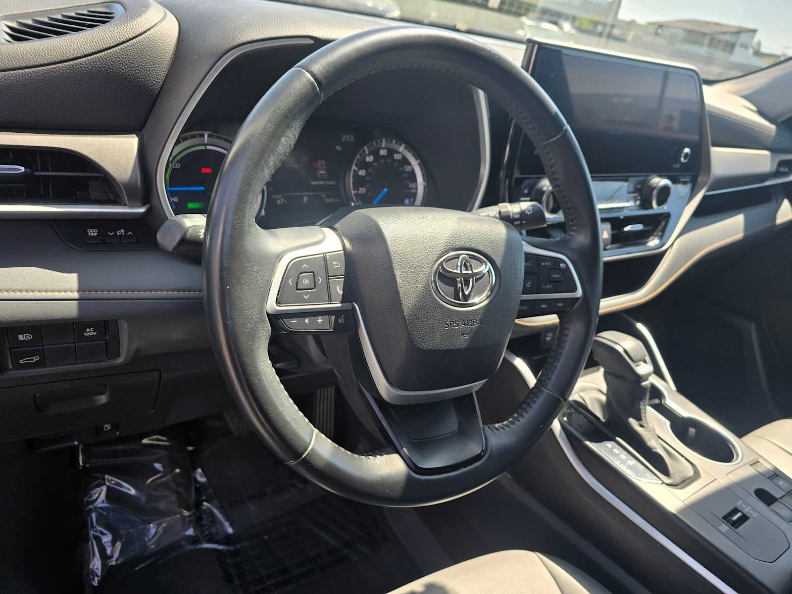 2023 Toyota Highlander Hybrid Bronze Edition