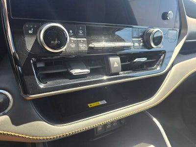 2023 Toyota Highlander Hybrid Bronze Edition