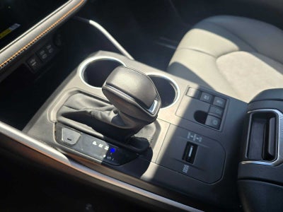 2023 Toyota Highlander Hybrid Bronze Edition