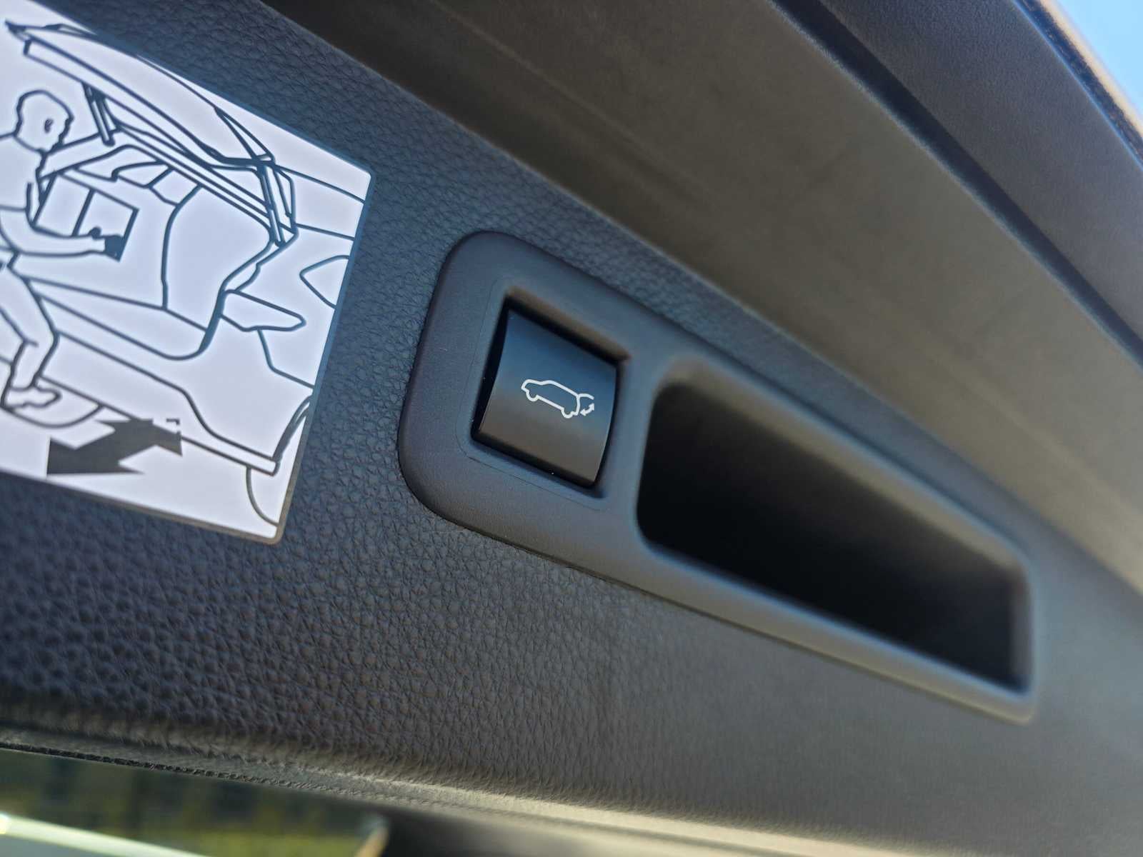 2023 Toyota Highlander Hybrid Bronze Edition