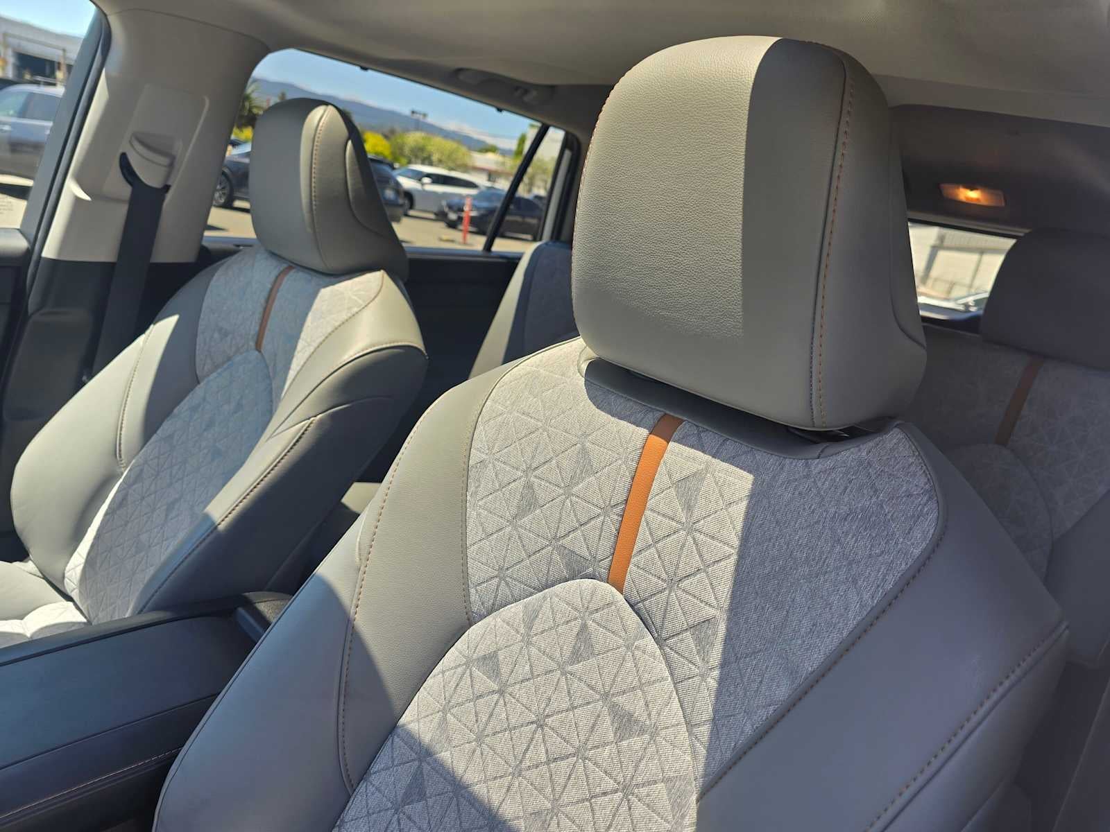 2023 Toyota Highlander Hybrid Bronze Edition