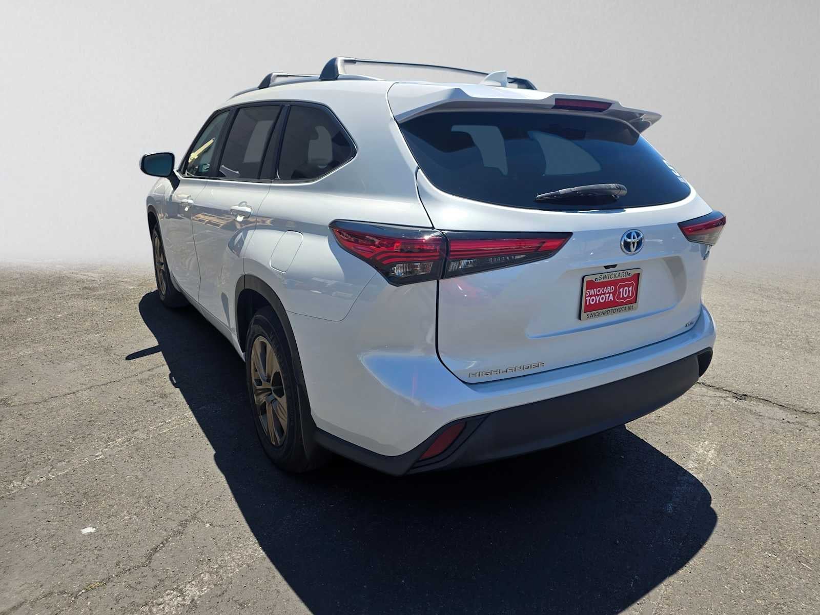 2023 Toyota Highlander Hybrid Bronze Edition