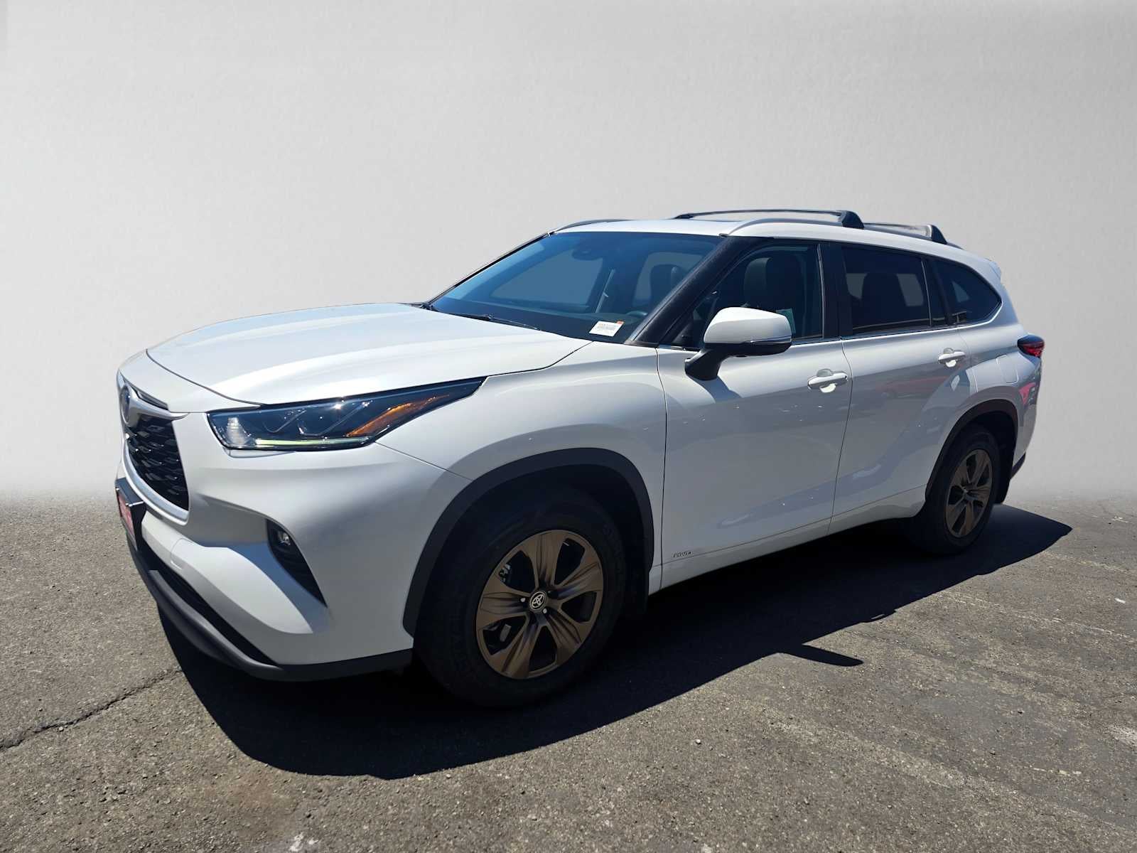 2023 Toyota Highlander Hybrid Bronze Edition