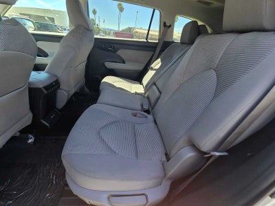 2022 Toyota Highlander LE
