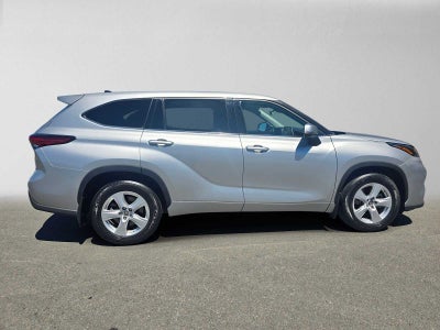 2022 Toyota Highlander LE