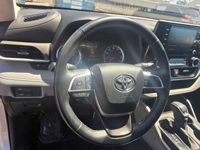 2022 Toyota Highlander LE