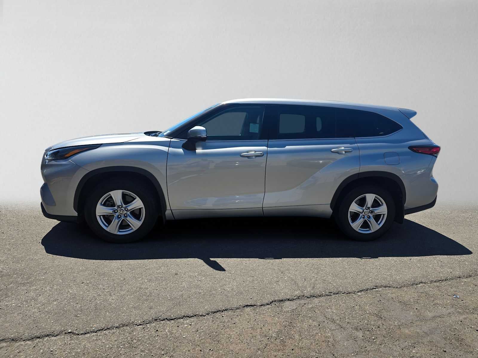 2022 Toyota Highlander LE