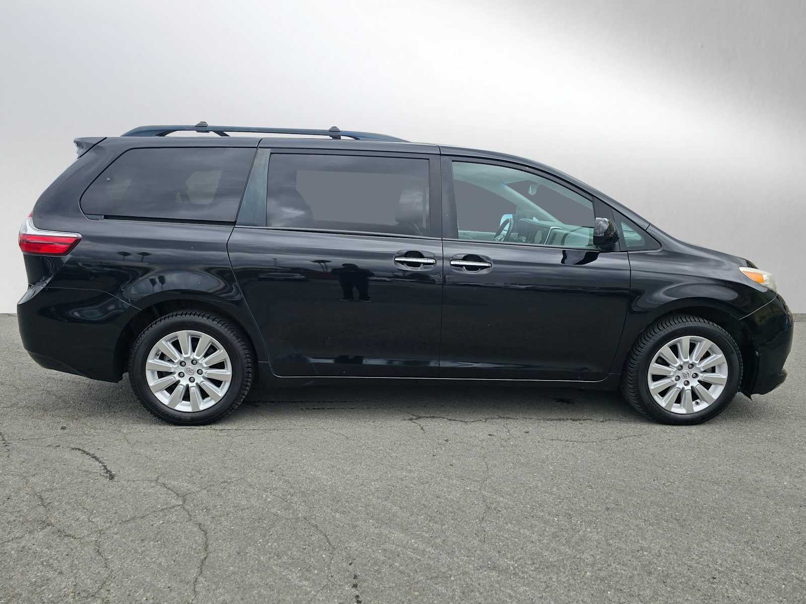 Used 2015 Toyota Sienna XLE with VIN 5TDDK3DC7FS122605 for sale in Redwood City, CA
