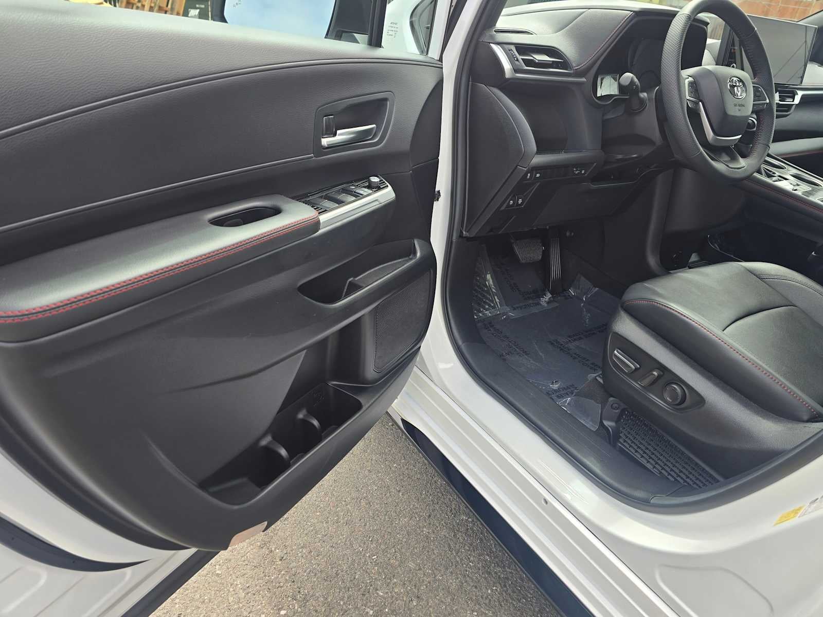 2025 Toyota Sienna XSE