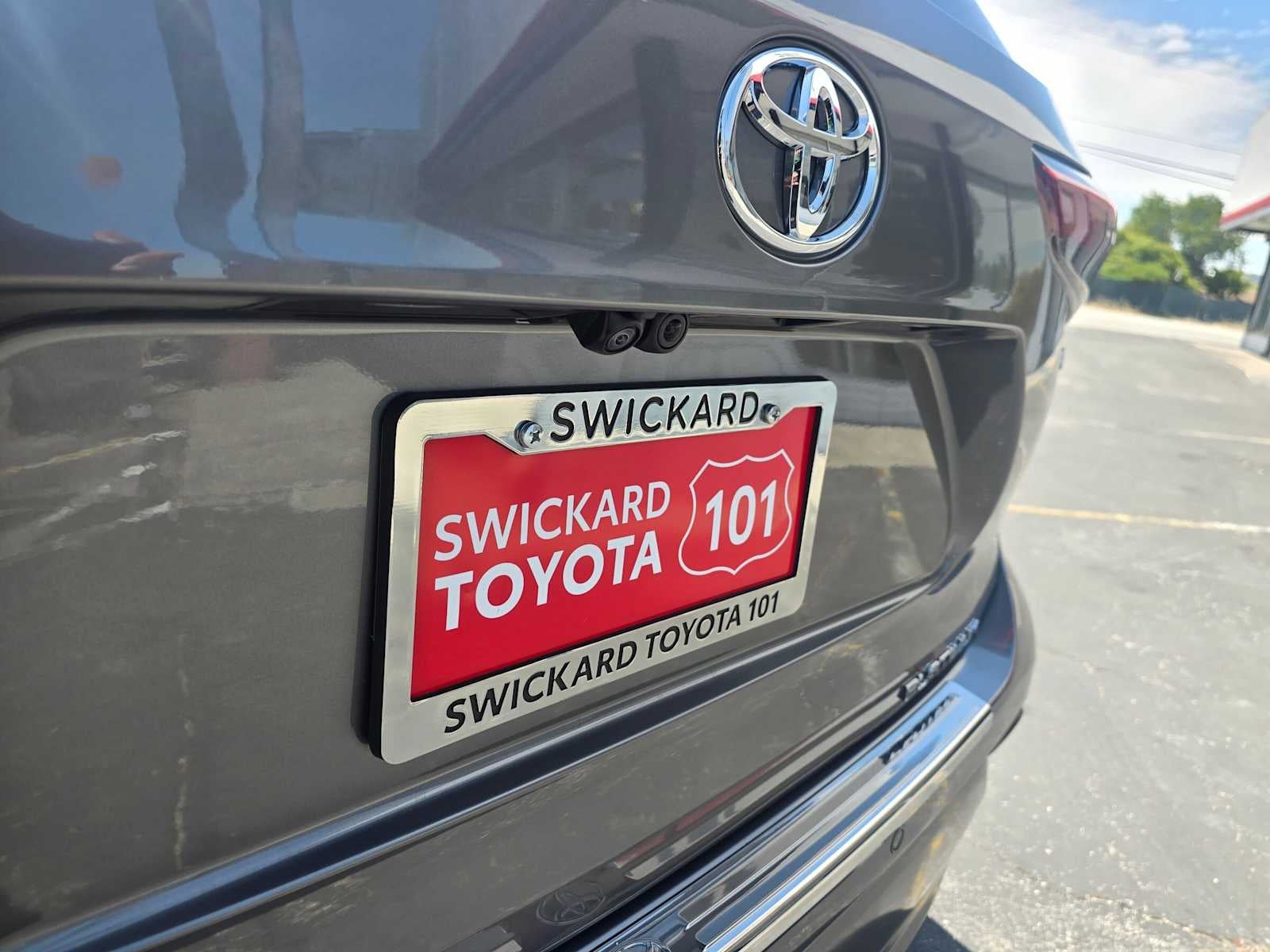 2026 Toyota Highlander Hybrid Platinum