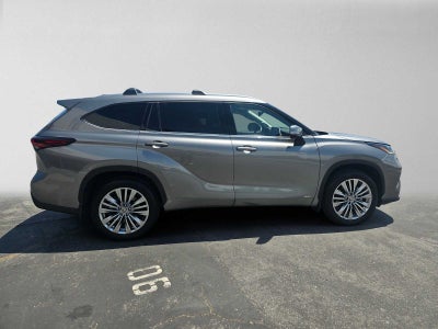 2026 Toyota Highlander Hybrid Platinum
