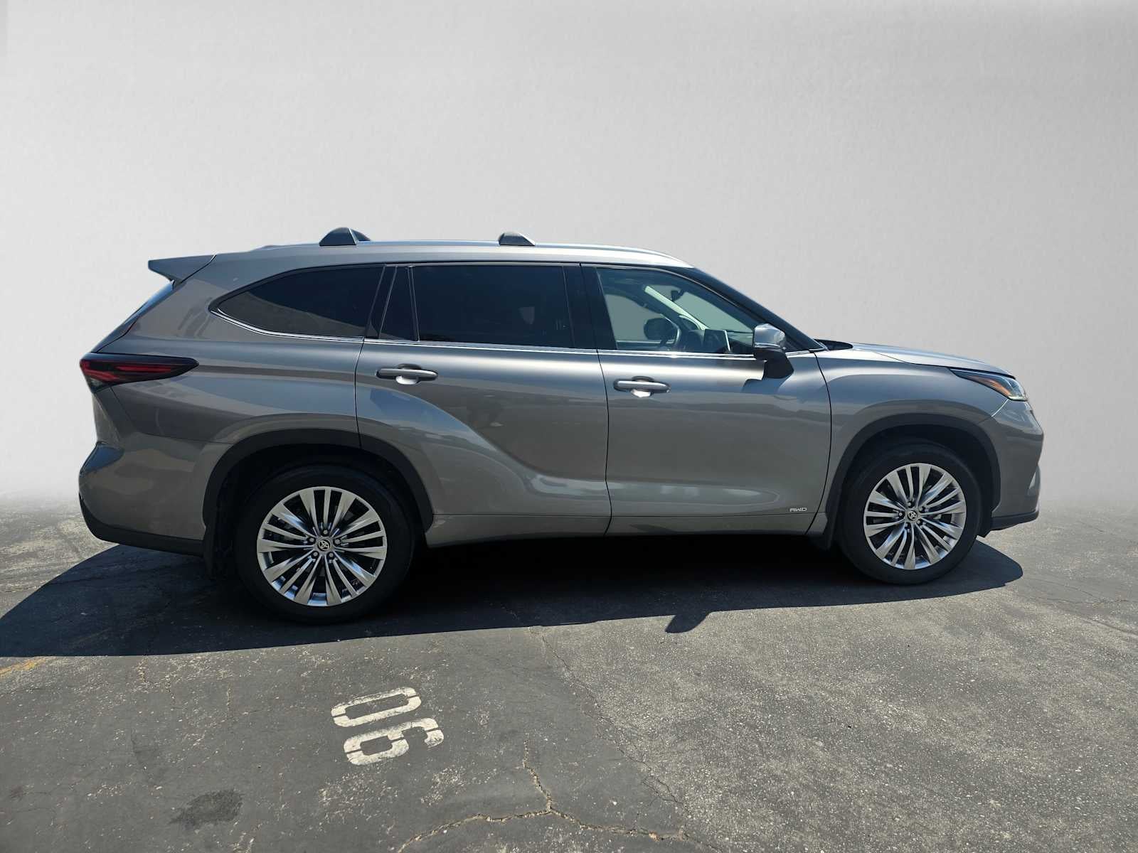 2026 Toyota Highlander Hybrid Platinum