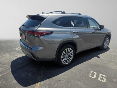 2026 Toyota Highlander Hybrid Platinum