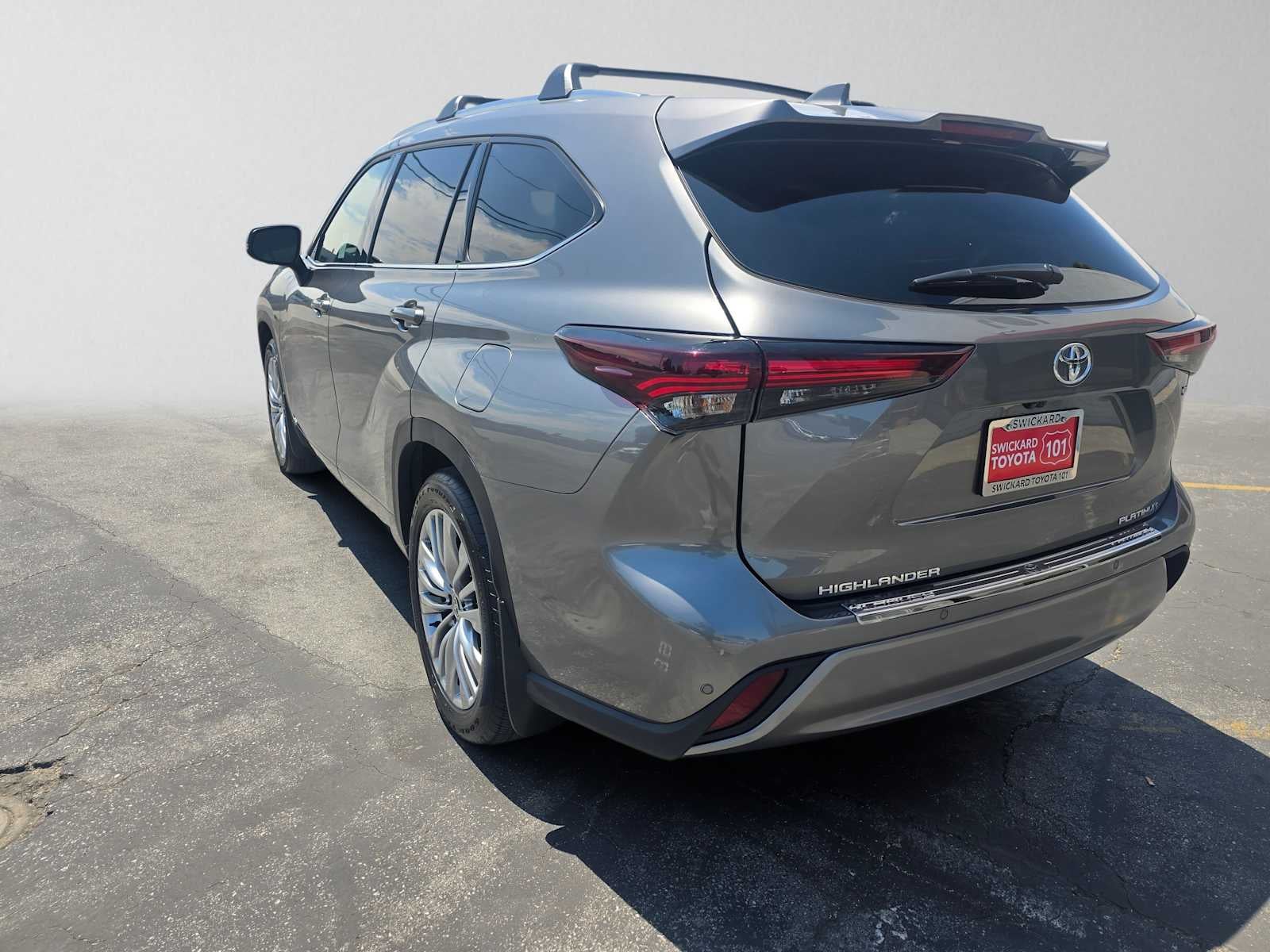 2026 Toyota Highlander Hybrid Platinum