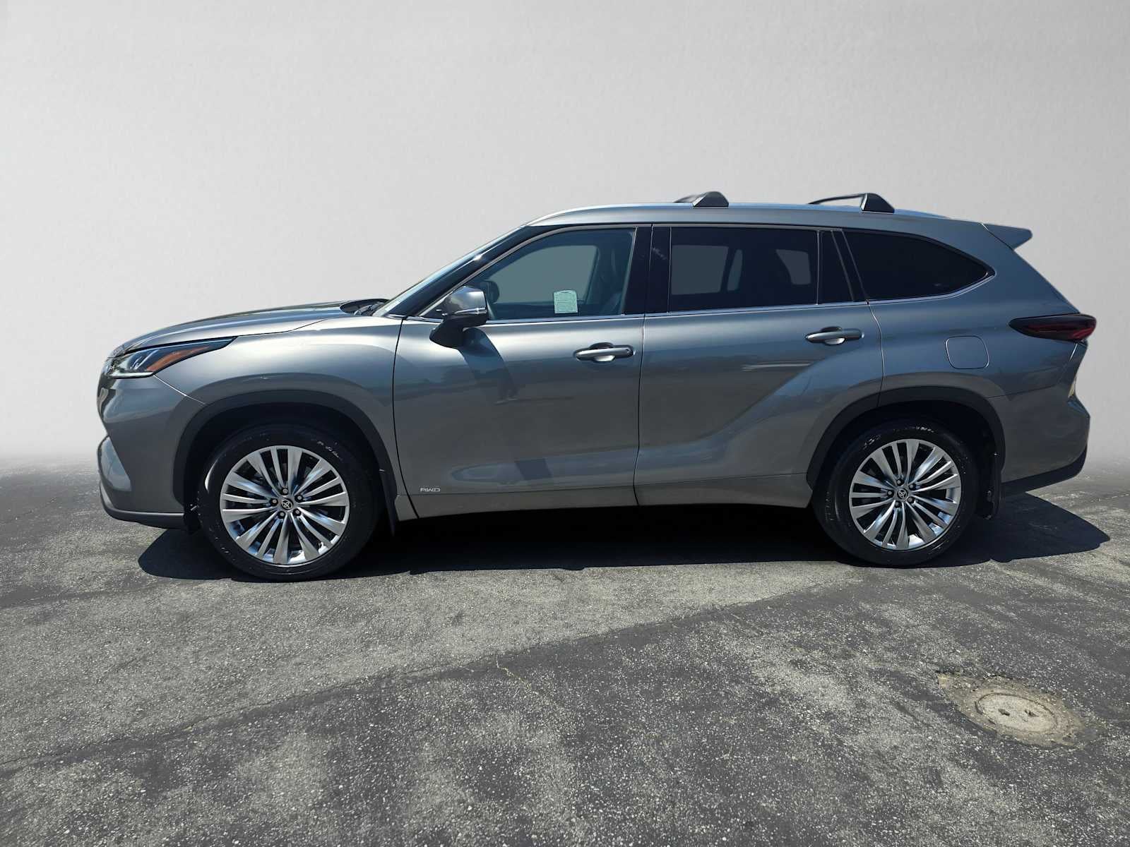 2026 Toyota Highlander Hybrid Platinum