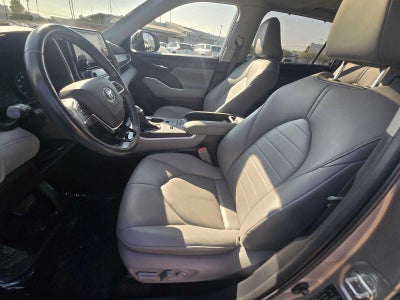 2020 Toyota Highlander Hybrid XLE