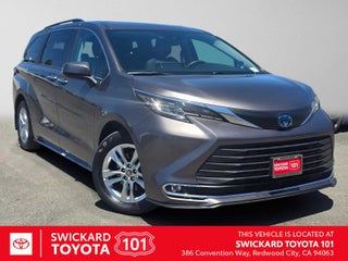 2023 Toyota Sienna XLE