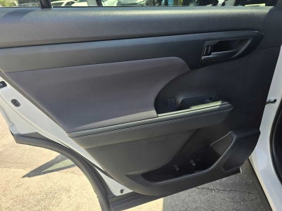 2025 Toyota Highlander LE