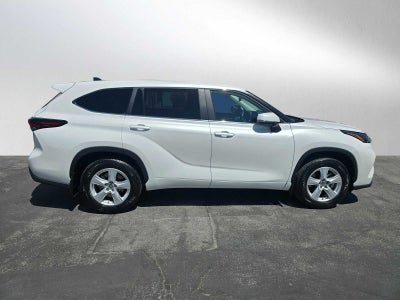 2025 Toyota Highlander LE