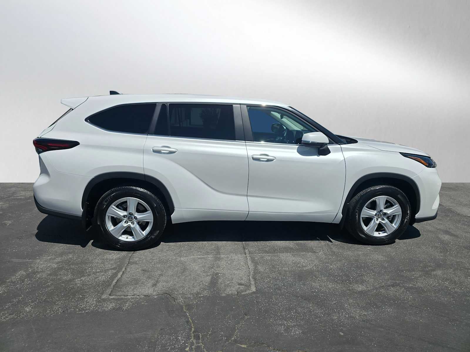 2025 Toyota Highlander LE