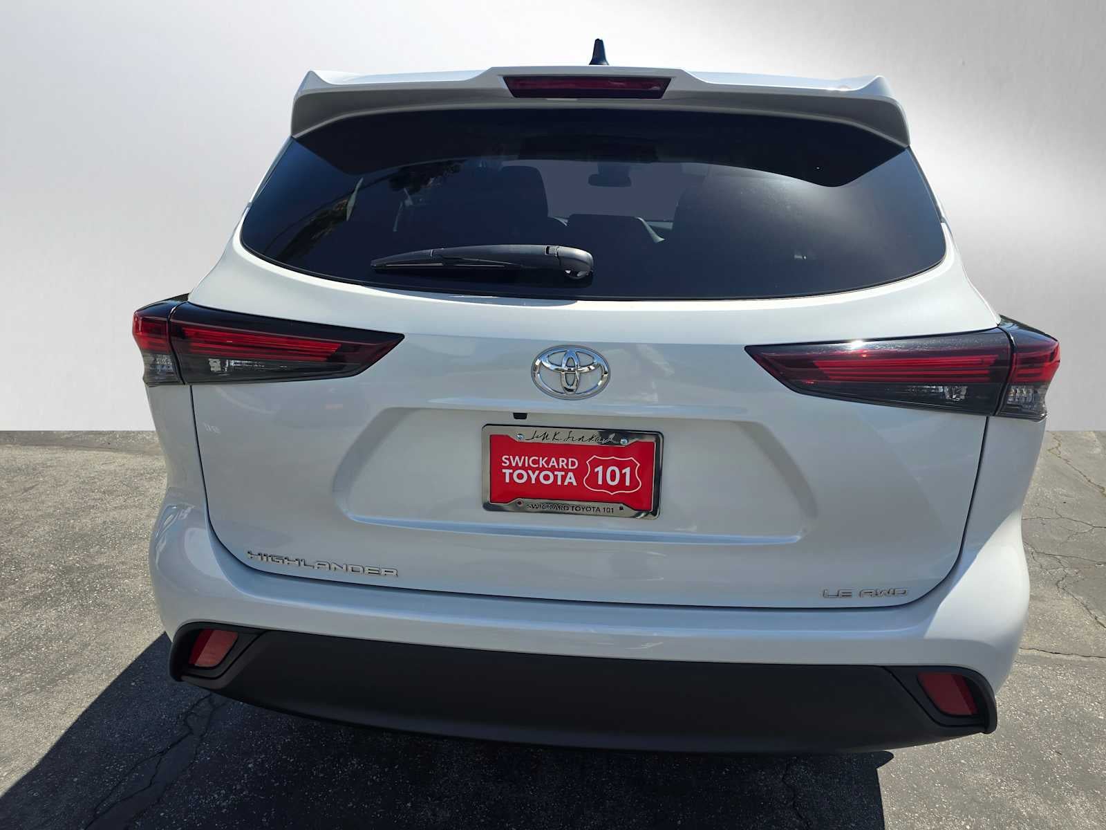 2025 Toyota Highlander LE