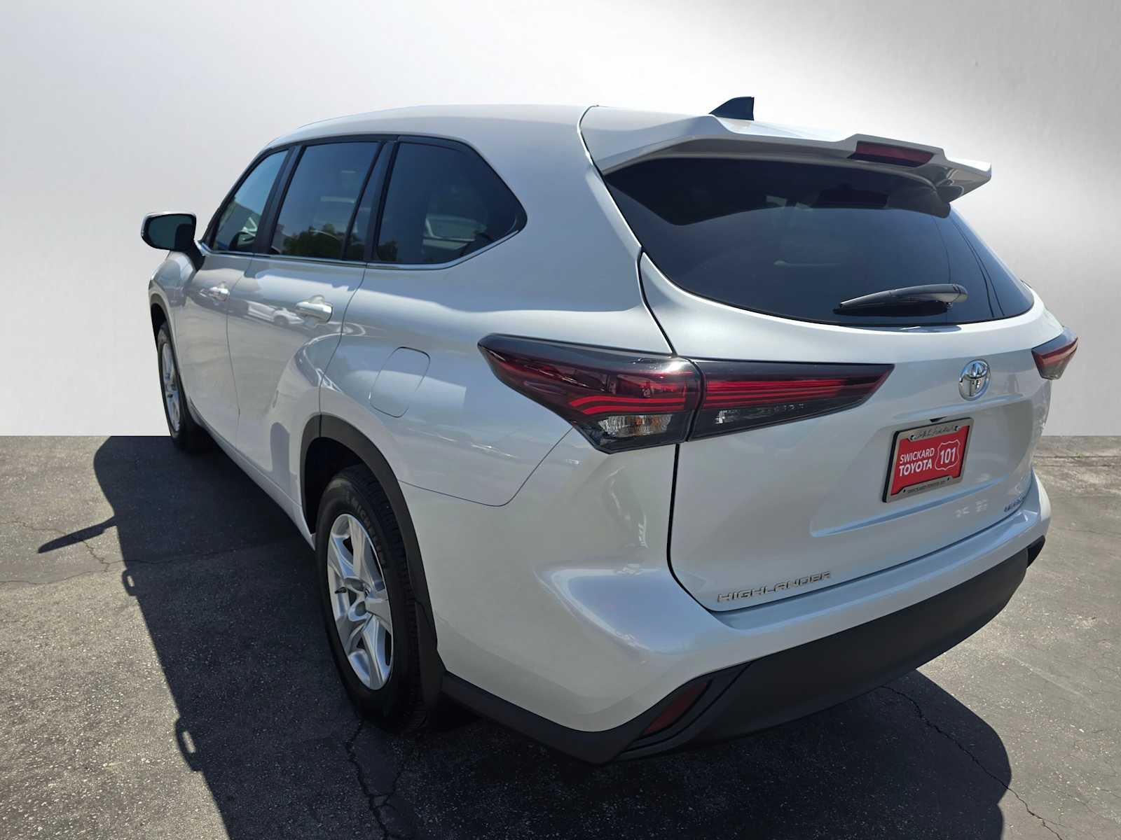 2025 Toyota Highlander LE
