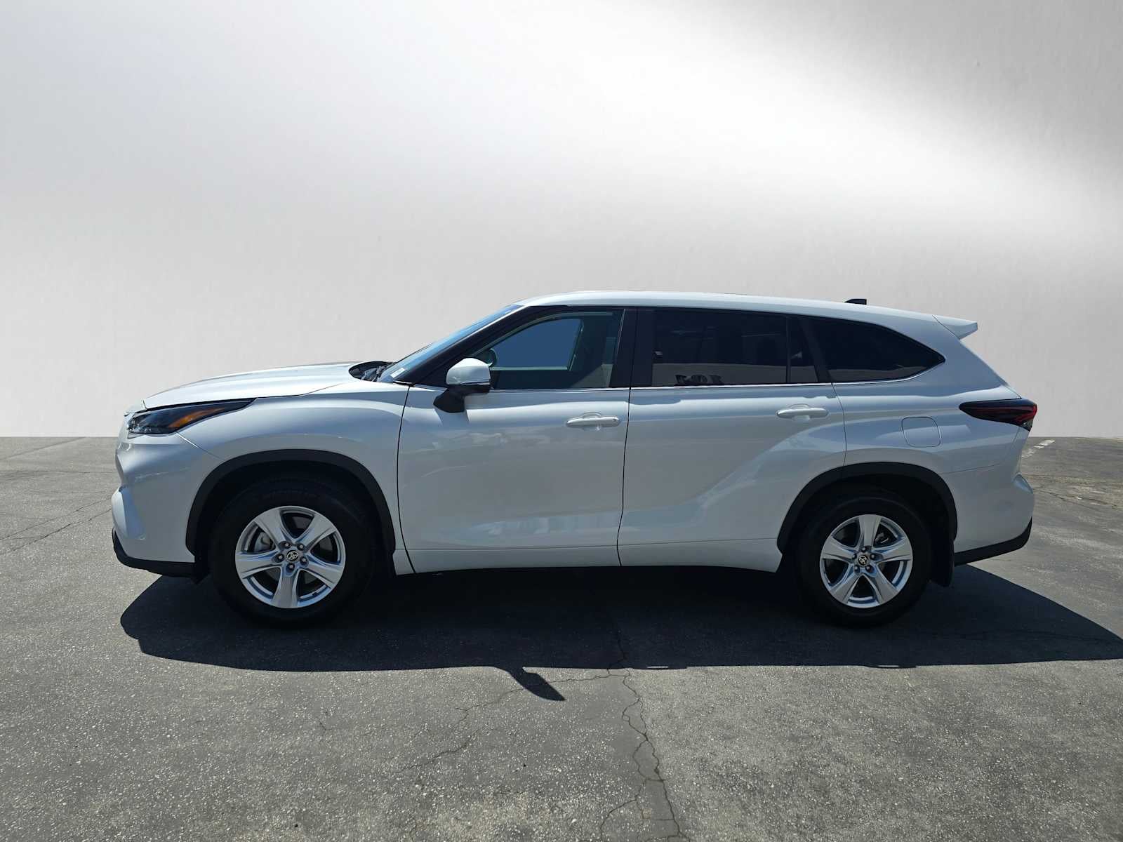 2025 Toyota Highlander LE
